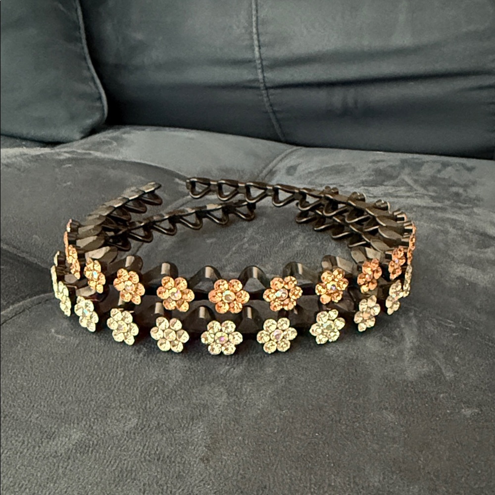 Floral Black and Gold Hair Accessory